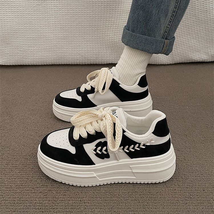 Damen Sportliche Plateausneaker mit kontrastierendem Obermaterial und innovativem Schnürsystem R&B