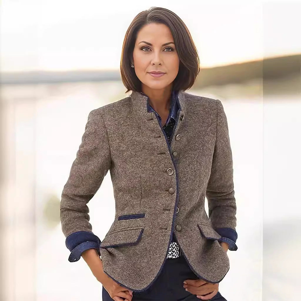 Damen eleganter Blazer mit knöpfbarem Stehkragen und kontrastierenden Taschen R&B