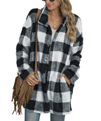 Damen Fleecejacke mit Karomuster und praktischen Taschen
