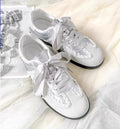Damen Sneakers mit elegantem Satinband und feinen Häkelverzierungen R&B