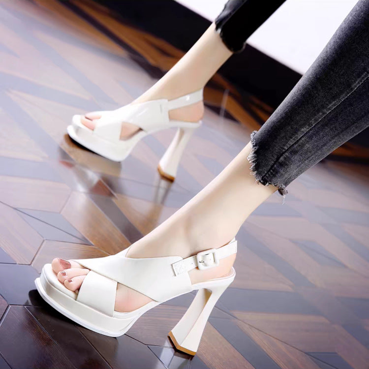 Damen Plateau-Sandalen mit modischem Riemchen und elegantem Blockabsatz R&B