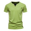 Herren Kurzarm-Shirt mit modernem Henley-Ausschnitt und Brusttasche