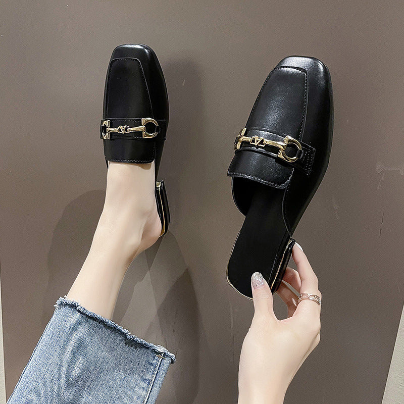Damen elegante Mules aus weichem Leder mit modischem Metallakzent R&B
