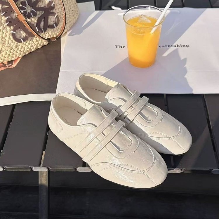 Damen bequeme Mokassins mit doppelten Riemen und eleganter Oberflächenstruktur R&B