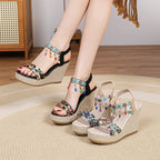 Damen Wedge-Sandalen mit bunten dekorativen Details R&B