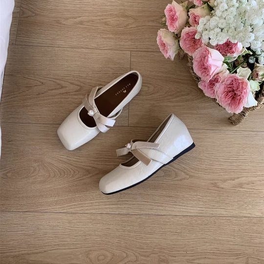 Damen Elegante Slipper mit eleganter Schleife und Perl-Details R&B