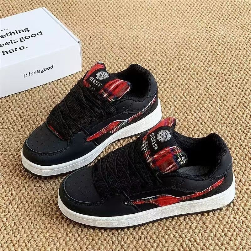 Damen Sportliche Sneaker mit kariertem Detail und rutschfester Sohle R&B