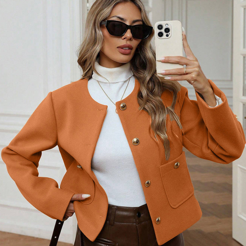 Damen Kurze Blazerjacke mit praktischen Taschen und goldenen Knöpfen R&B