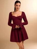 Damen Elegantes Kleid mit tiefem Herzausschnitt und fließendem Rock