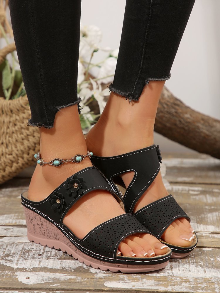 Damen Komfortable Sandalen mit floraler Perforation und ergonomischem Fußbett R&B