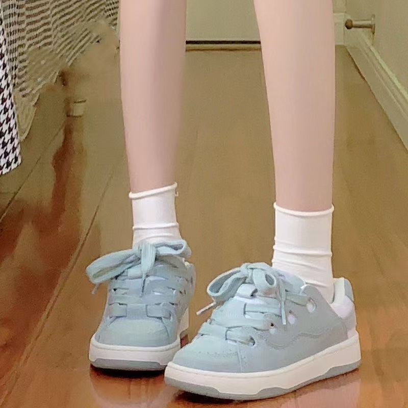 Damen Sneakers mit innovativer Schnürtechnologie und atmungsaktiver Obermaterialstruktur R&B
