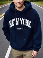 Herren nan kuscheliger Fleece-Hoodie mit Relief-Logo, Kordelzug und Kängurutasche R&B