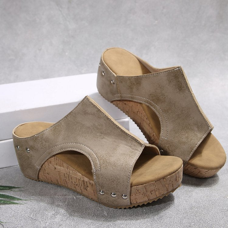Damen Plateau-Pantoletten mit modischem Cut-Out-Design und rutschfester Korksohle R&B