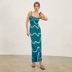 Damen Maxikleid mit modernem Wellenmuster und feinen Spaghettiträgern R&B