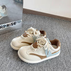 Damen Niedrigprofil Sneakers mit verspielten Motiv-Applikationen