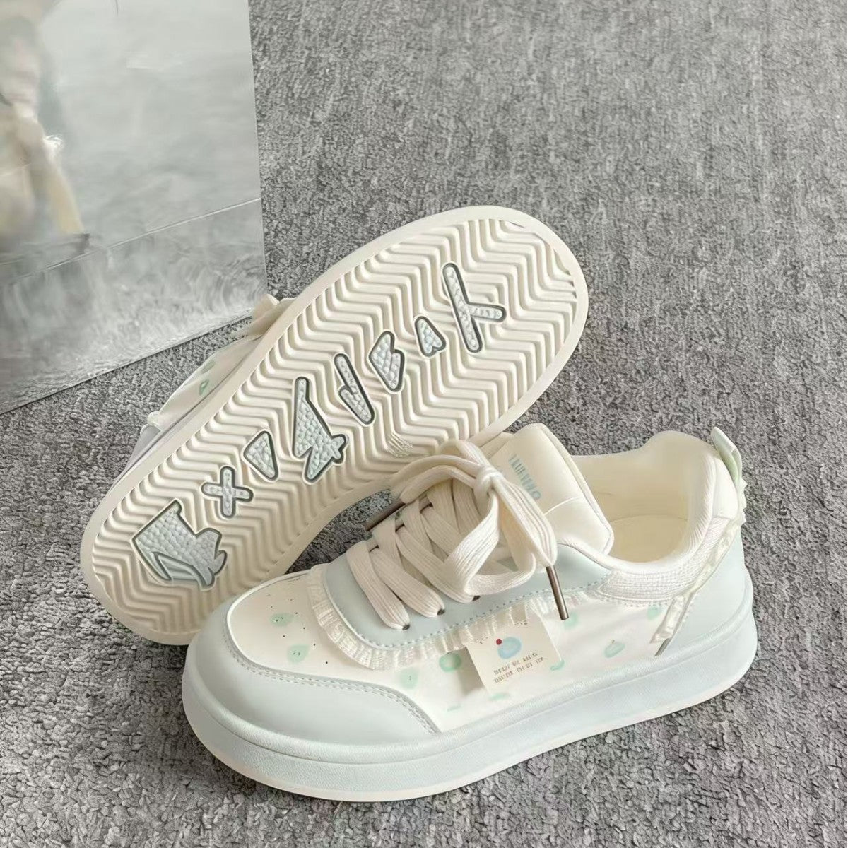 Damen Modische Sneakers mit verspieltem Design und hochwertigem Obermaterial