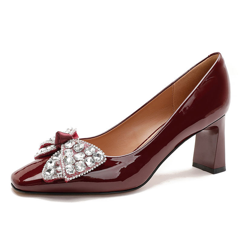 Damen Elegante Pumps mit glanzvollem Riemen und funkelndem Schleifenakzent