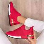 Damen Slip-On Sneakers mit atmungsaktiver Textilkonstruktion und modischem Metallic-Detail R&B