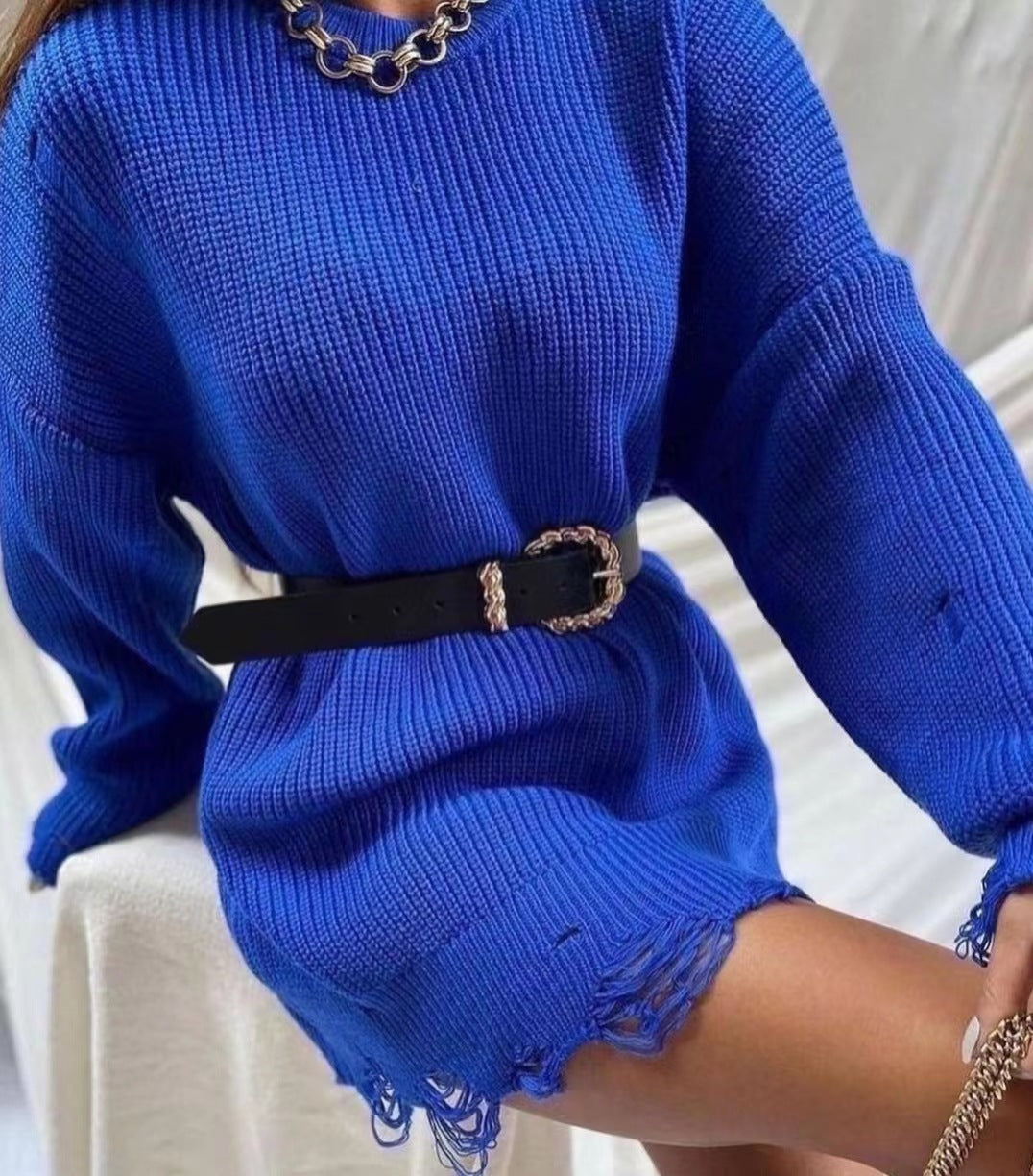 Damen Strickkleid mit asymmetrischem Saum und modischem Gürtel R&B