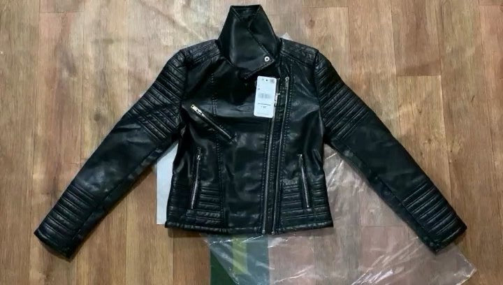 Damen Kunstleder Bikerjacke mit gesteppten Details und schmalem Schnitt R&B