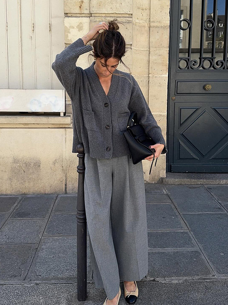 Damen lässige Strickjacke mit tiefem V-Ausschnitt und praktischen Taschen R&B