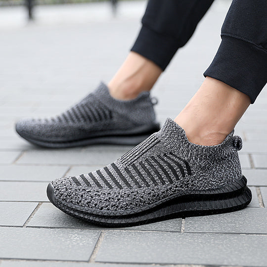 Unisex nan Slip-on Stricktrainer mit formstabilem Sockenschaft, reaktionsfreudiger Leichtsohle und rutschfester Profilkante R&B