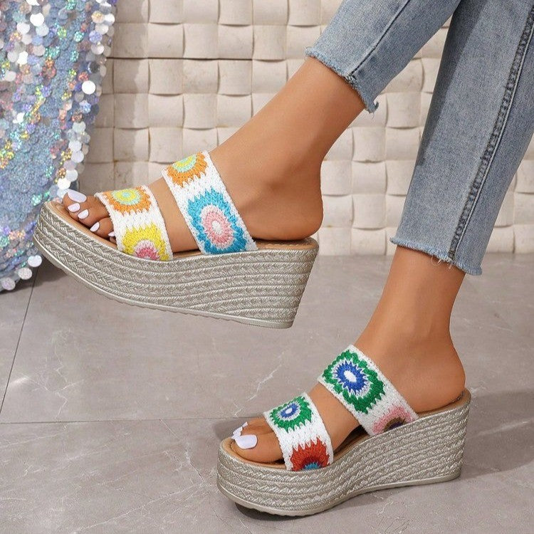 Damen Hochwertige Plateau-Sandalen mit buntem Stickdesign und komfortablem Fußbett R&B