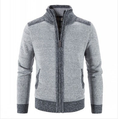 Herren Strickjacke mit hohem Kragen und kariertem Innenfutter