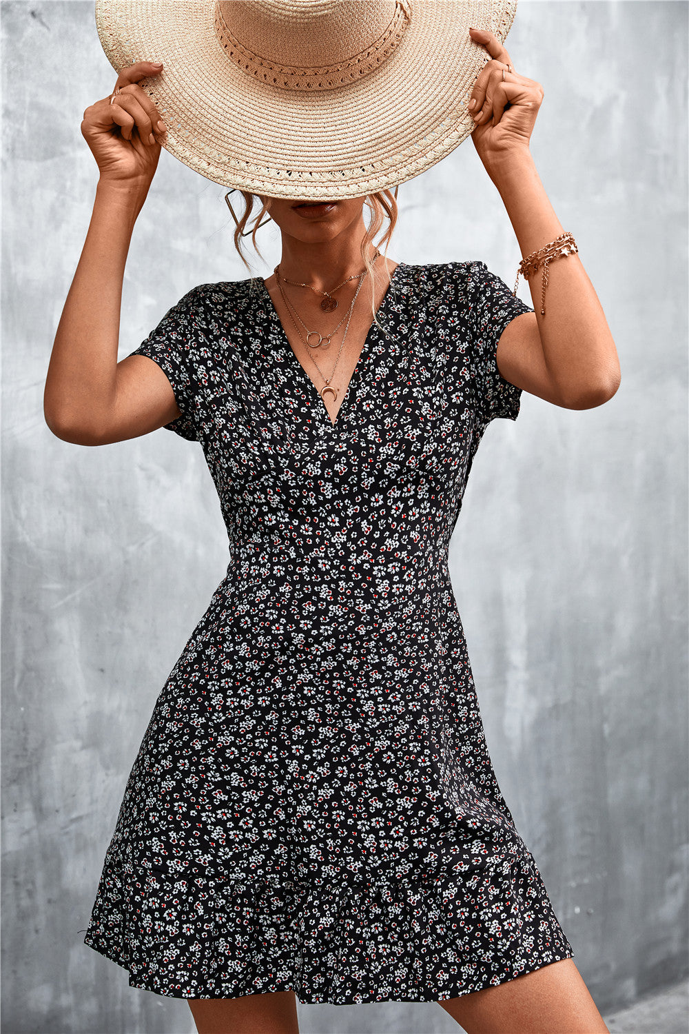 Damen Sommerliches Minikleid mit floralem Design und verspieltem Saum R&B