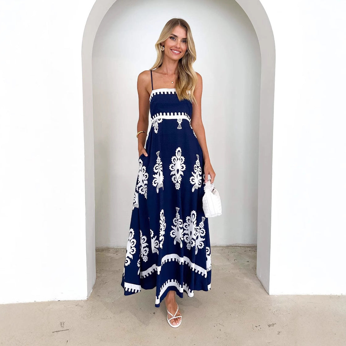 Damen Maxikleid mit elegantem Boho-Muster und filigranem Unterteil R&B