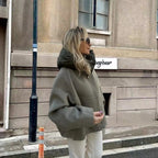 Damen Oversized Sweatjacke mit voluminösen Ärmeln und bequemen Taschen R&B
