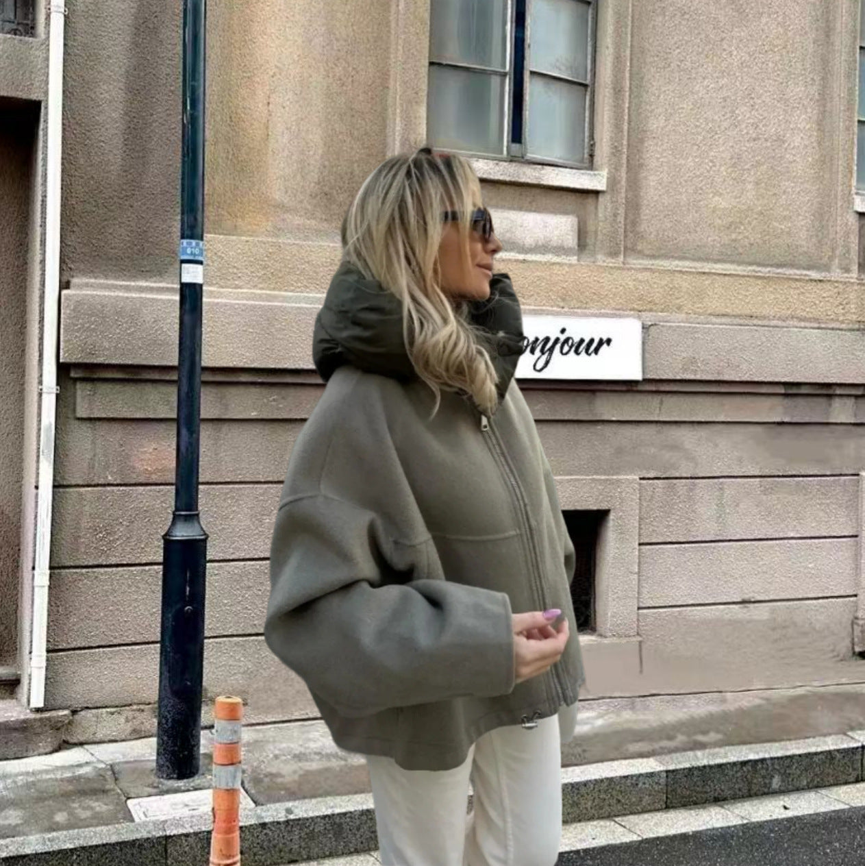 Damen Oversized Sweatjacke mit voluminösen Ärmeln und bequemen Taschen R&B
