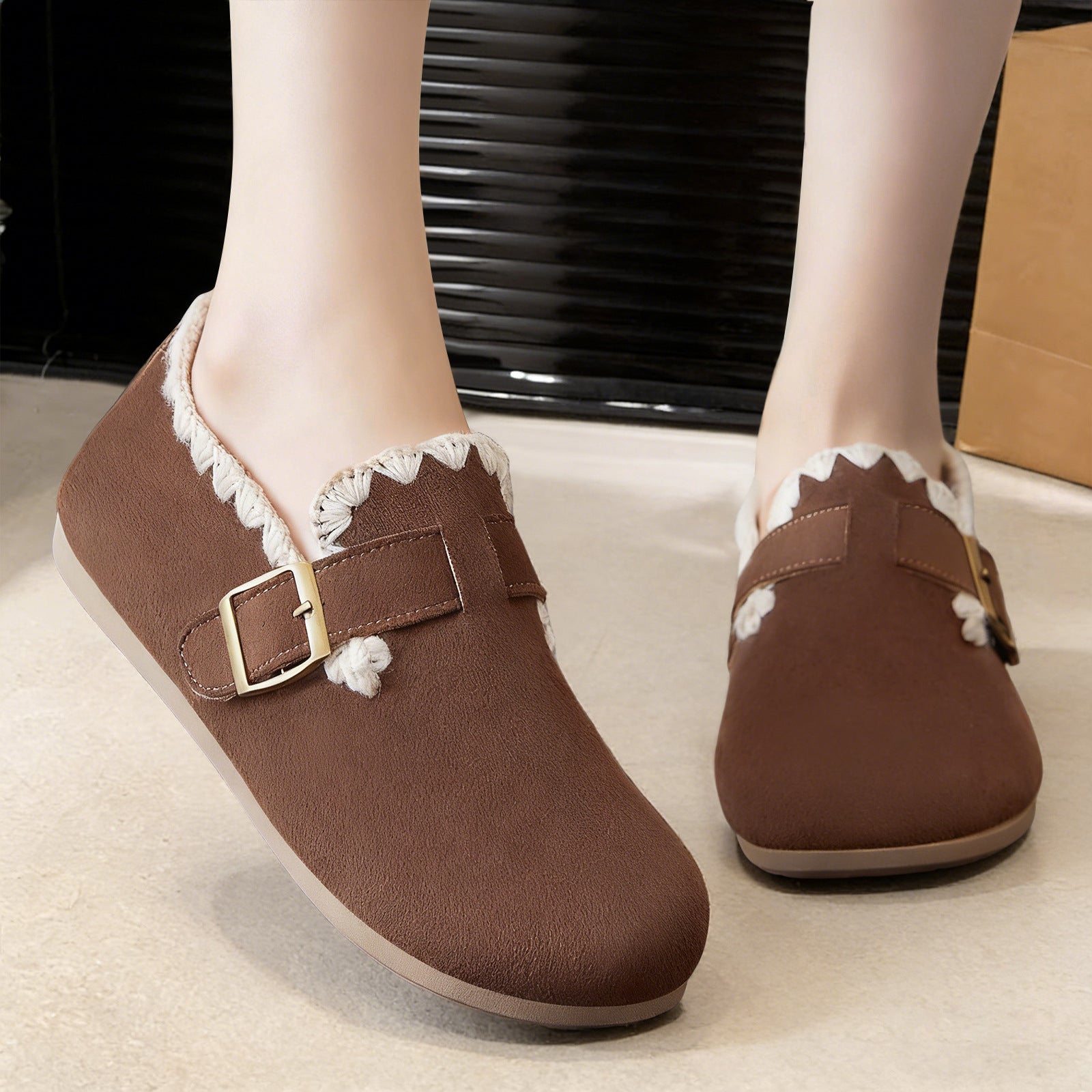Damen Komfortable Clogs mit dekorativem Riemen R&B