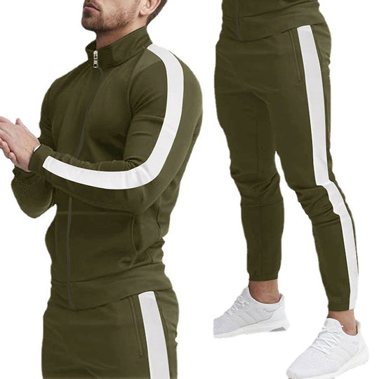 Herren nan eng anliegendes Sportensemble mit Stehkragen, durchgehendem Reißverschluss und schmal zulaufender Sporthose mit Seitenstreifen R&B