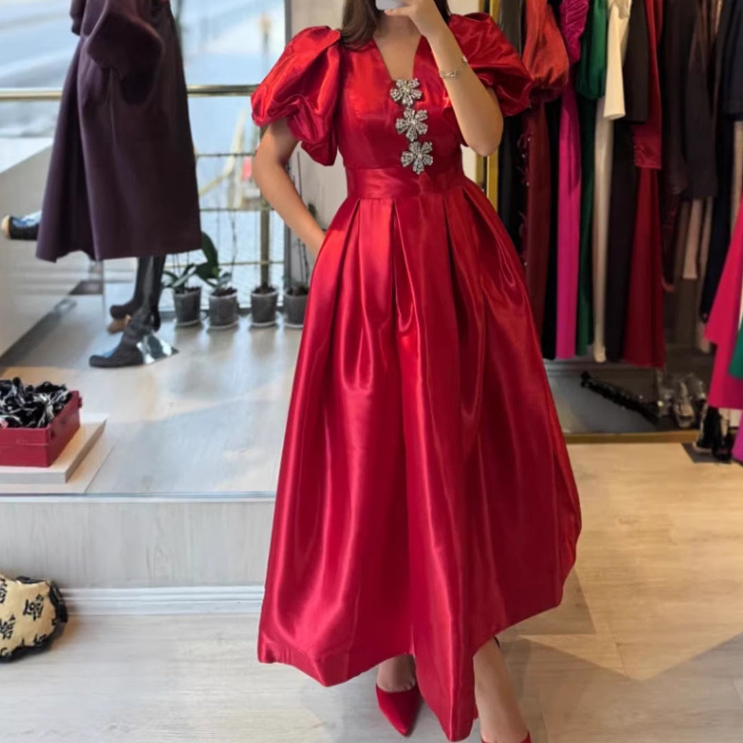 Damen Abendkleid mit schimmerndem Satin und voluminösen Puffärmeln R&B
