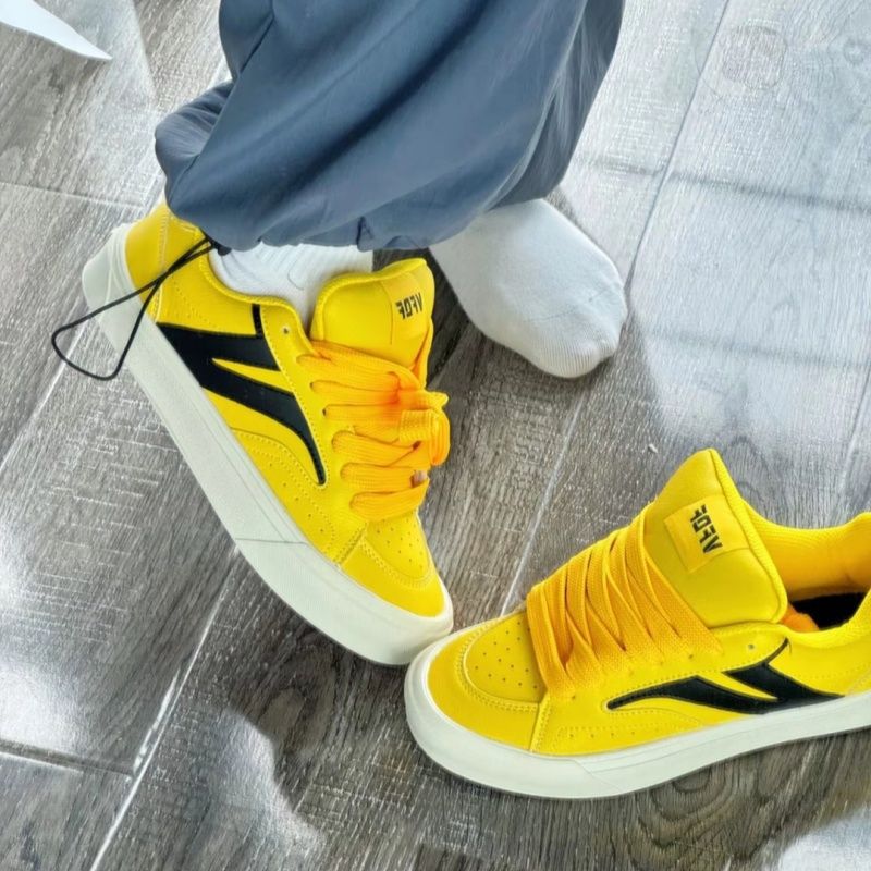 Damen Sportliche Sneakers mit innovativem Schnürsystem