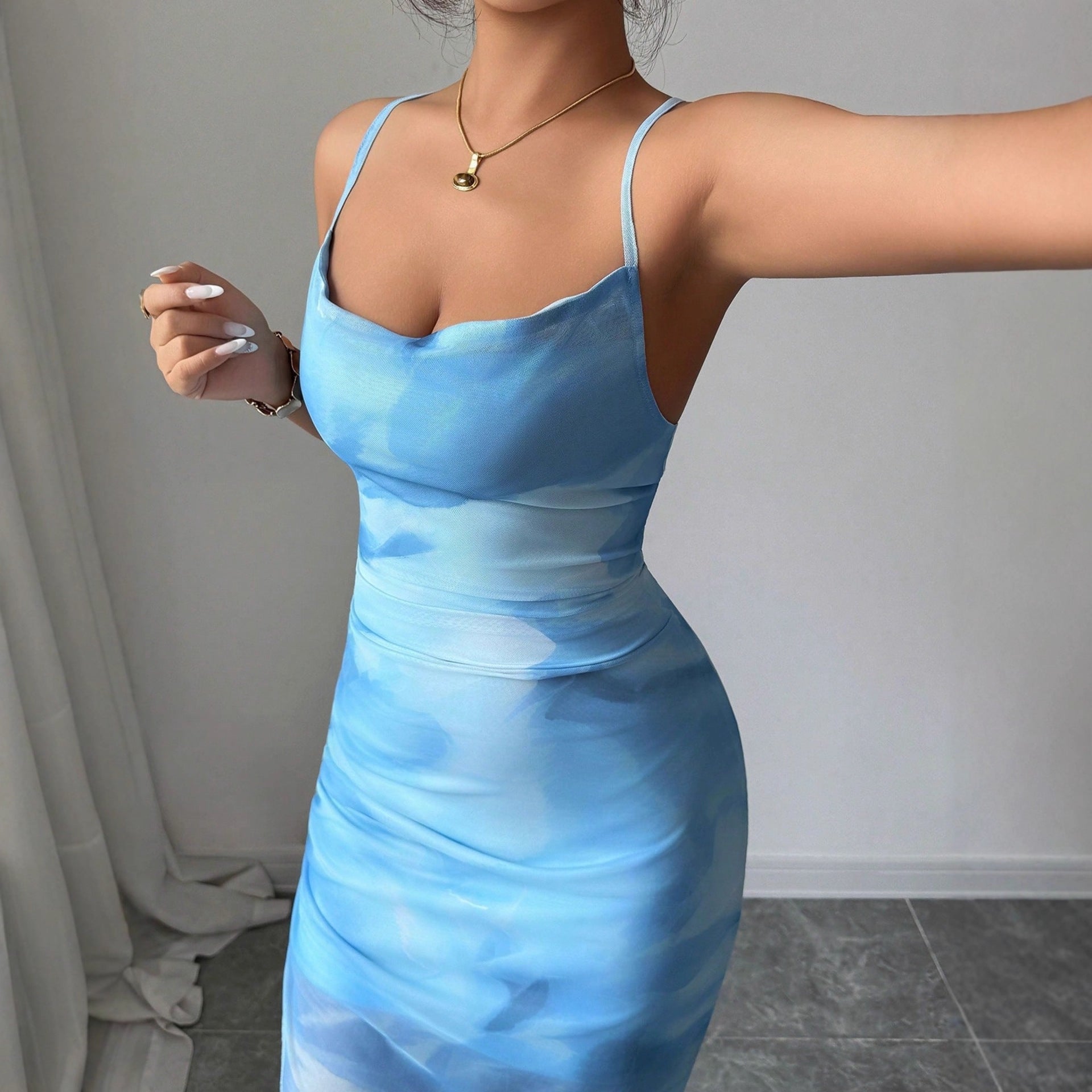 Damen Wickelkleid mit asymmetrischem Schnitt und raffinierten Rüschendetails R&B