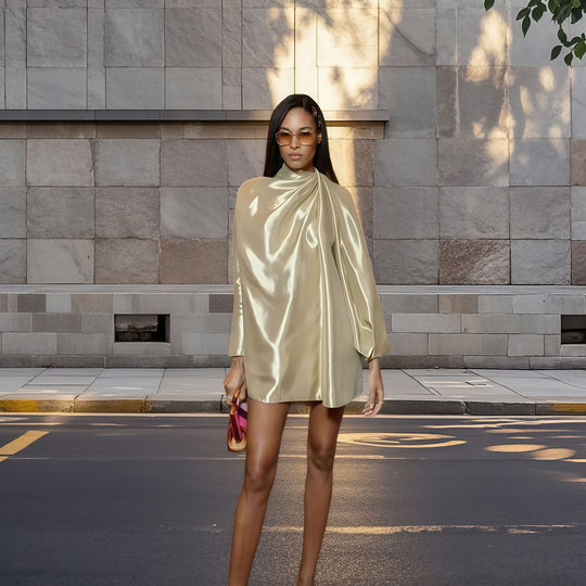 Damen Elegantes satiniertes Minikleid mit asymmetrischem Schnitt und Raffungen R&B