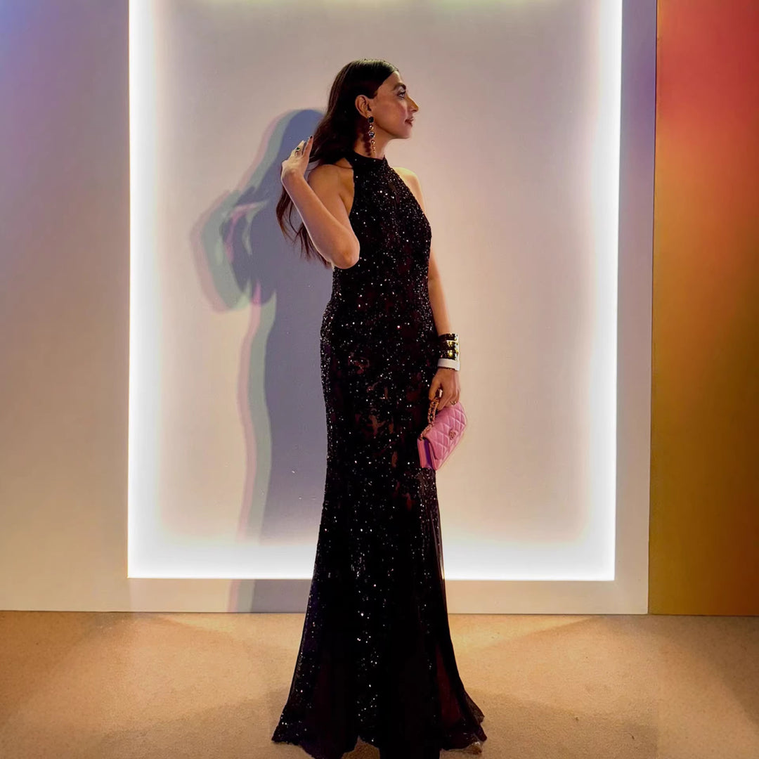 Damen Abendkleid mit schimmerndem Paillettenbesatz und stilvollem Halterdesign R&B