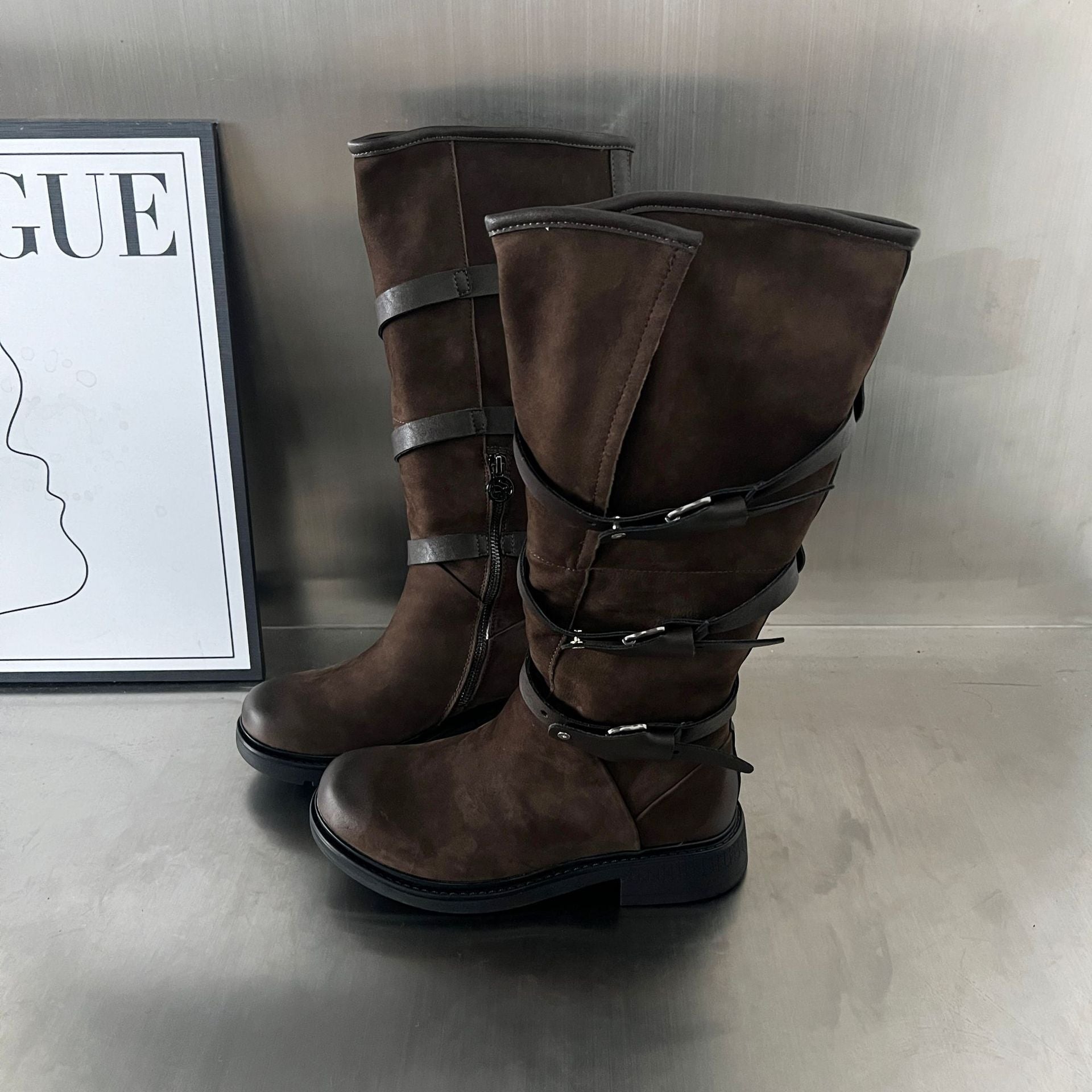 Damen Modische Stiefel mit praktischem Reißverschluss und eleganten Riemen R&B