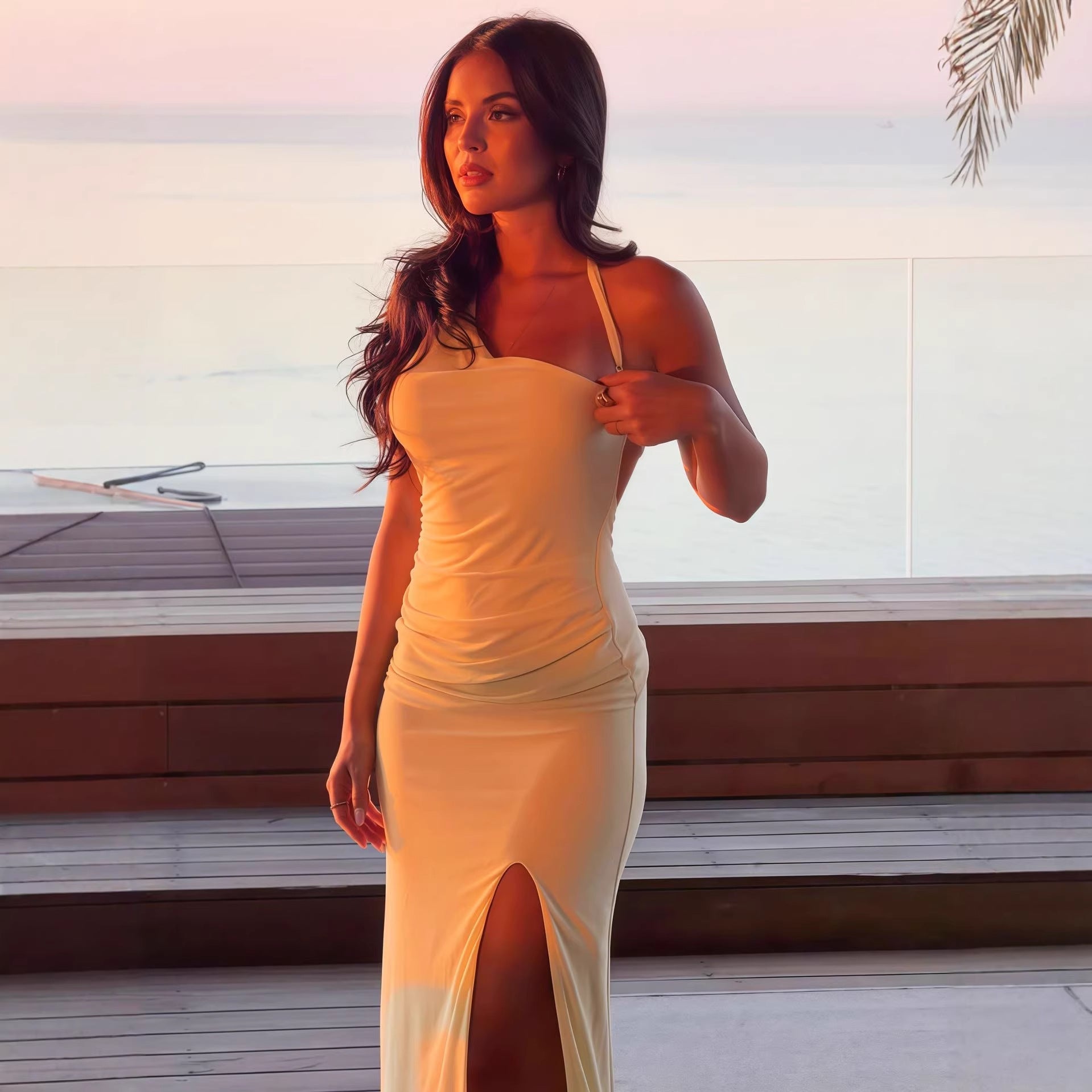 Damen Elegantes Maxikleid mit asymmetrischem Ausschnitt und Schlitz R&B