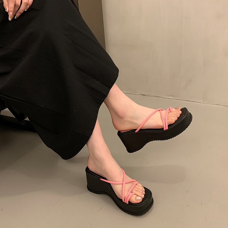 Damen Plateausandalen mit trendigen Riemen R&B