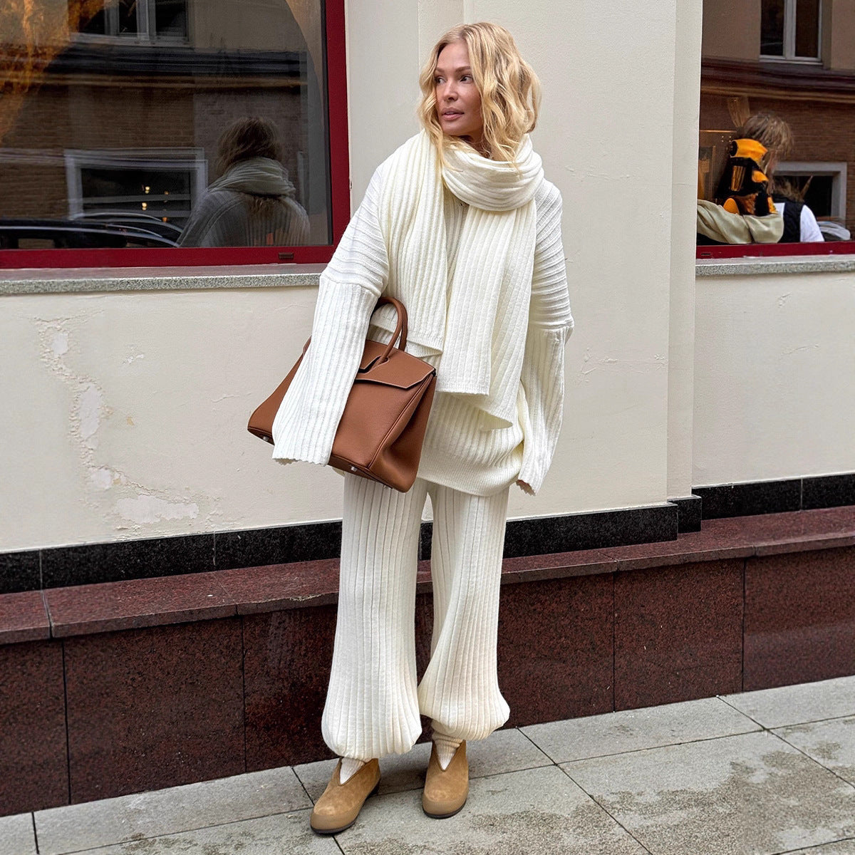 Damen Relaxed Strick-Ensemble mit Schal R&B