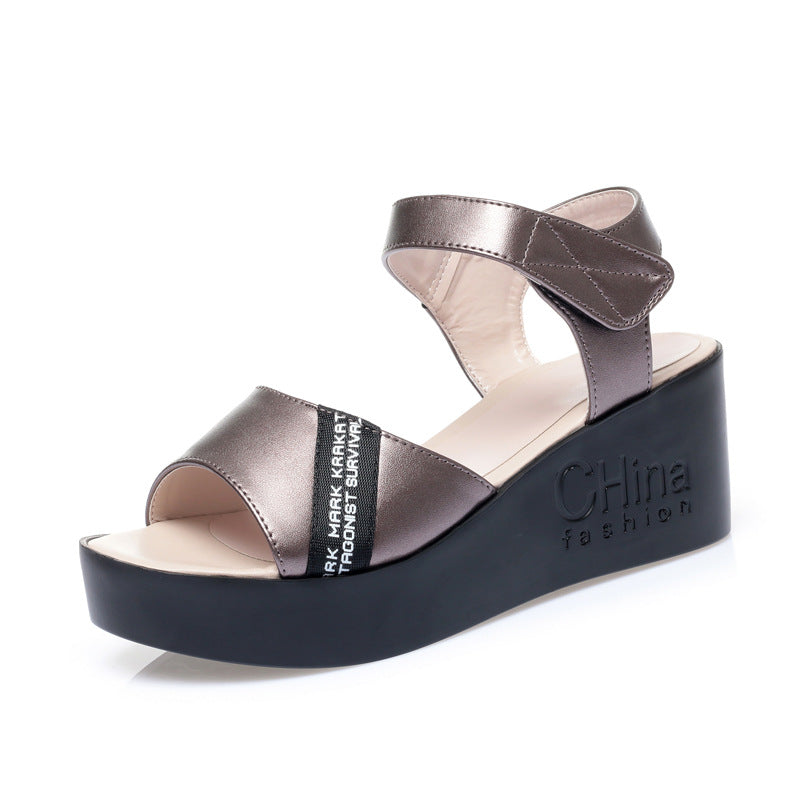 Damen Wedge-Sandaletten mit elegantem Riemendesign und komfortablem Fußbett R&B