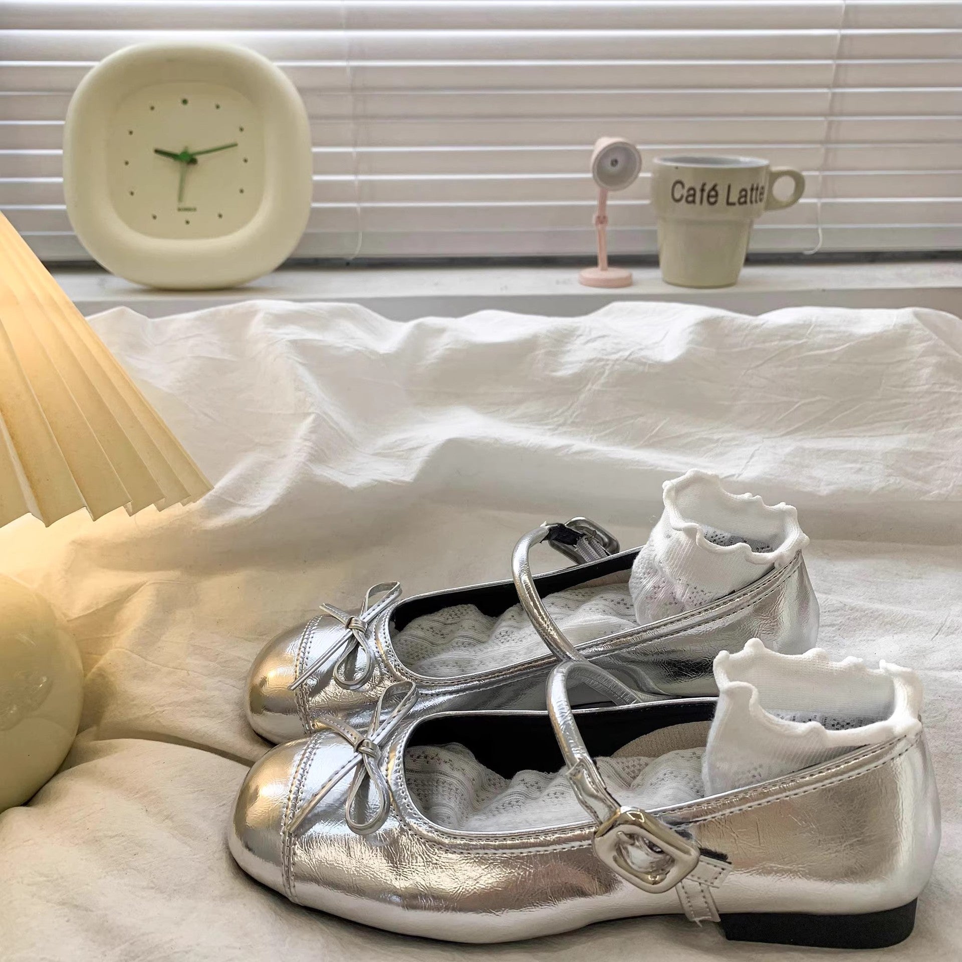 Damen elegante Ballerinas mit floralem Spitzen-Design und komfortablem Fußbett R&B