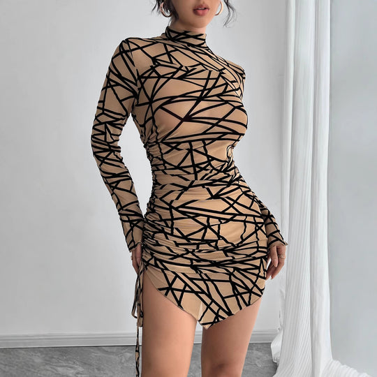 Damen nan figurbetontes transparentes Langarm Minikleid mit Rollkragen und seitlicher Raffung R&B
