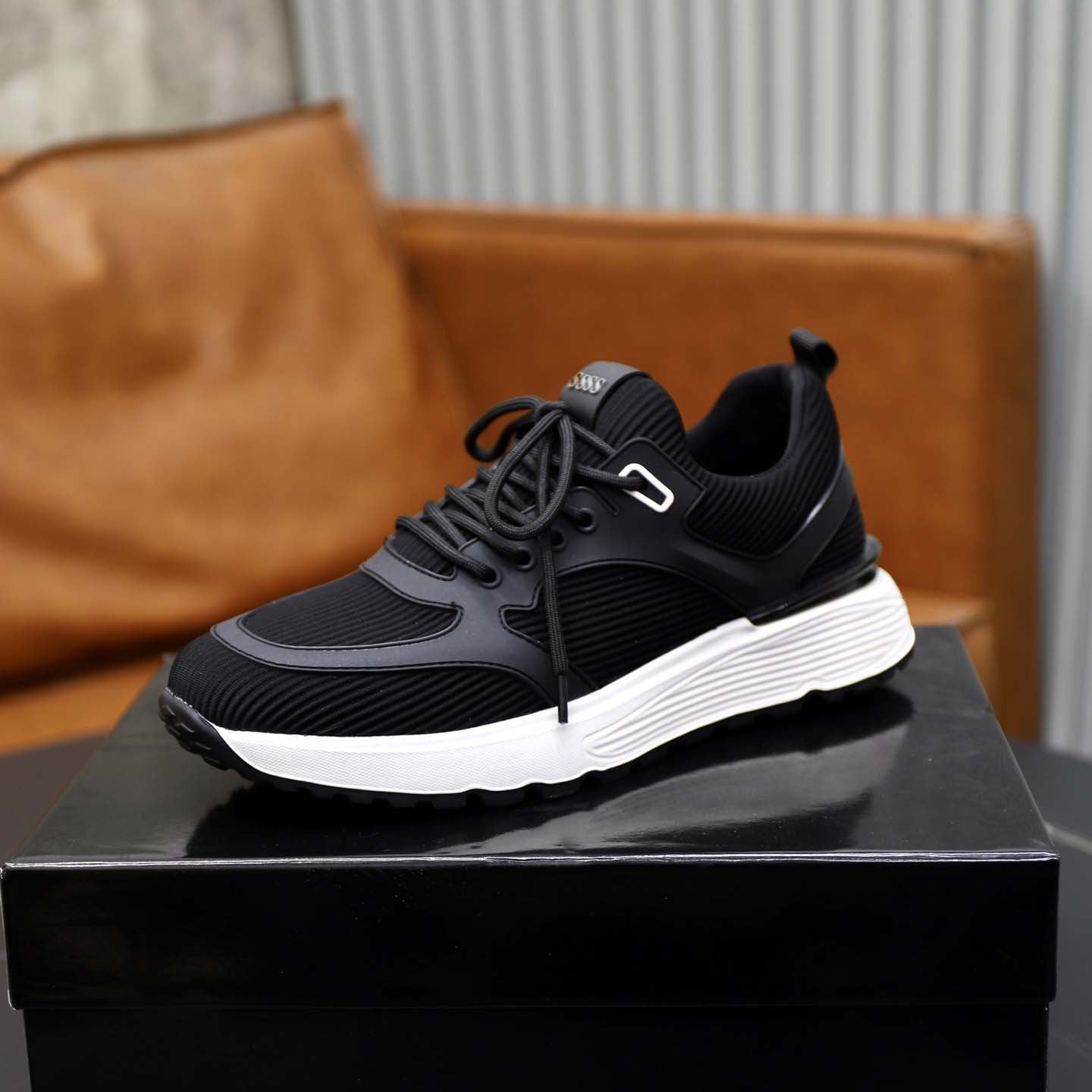 Damen Sportliche Leichtgewicht-Sneaker mit atmungsaktiver Oberflächenstruktur R&B