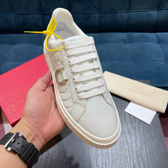 Damen Bequeme Sneakers mit modischer Prägung R&B