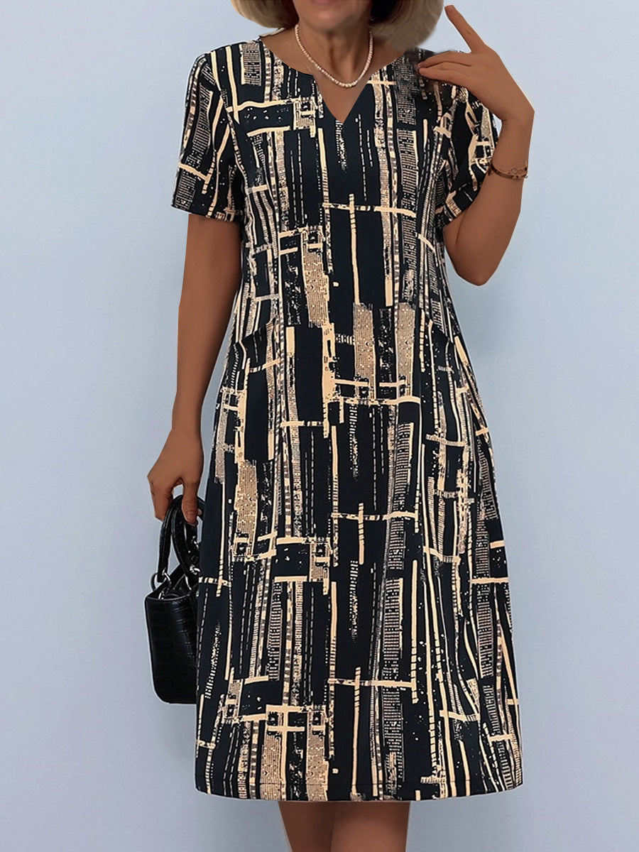 Damen Maxikleid mit modernem grafischen Muster und fließendem Schnitt