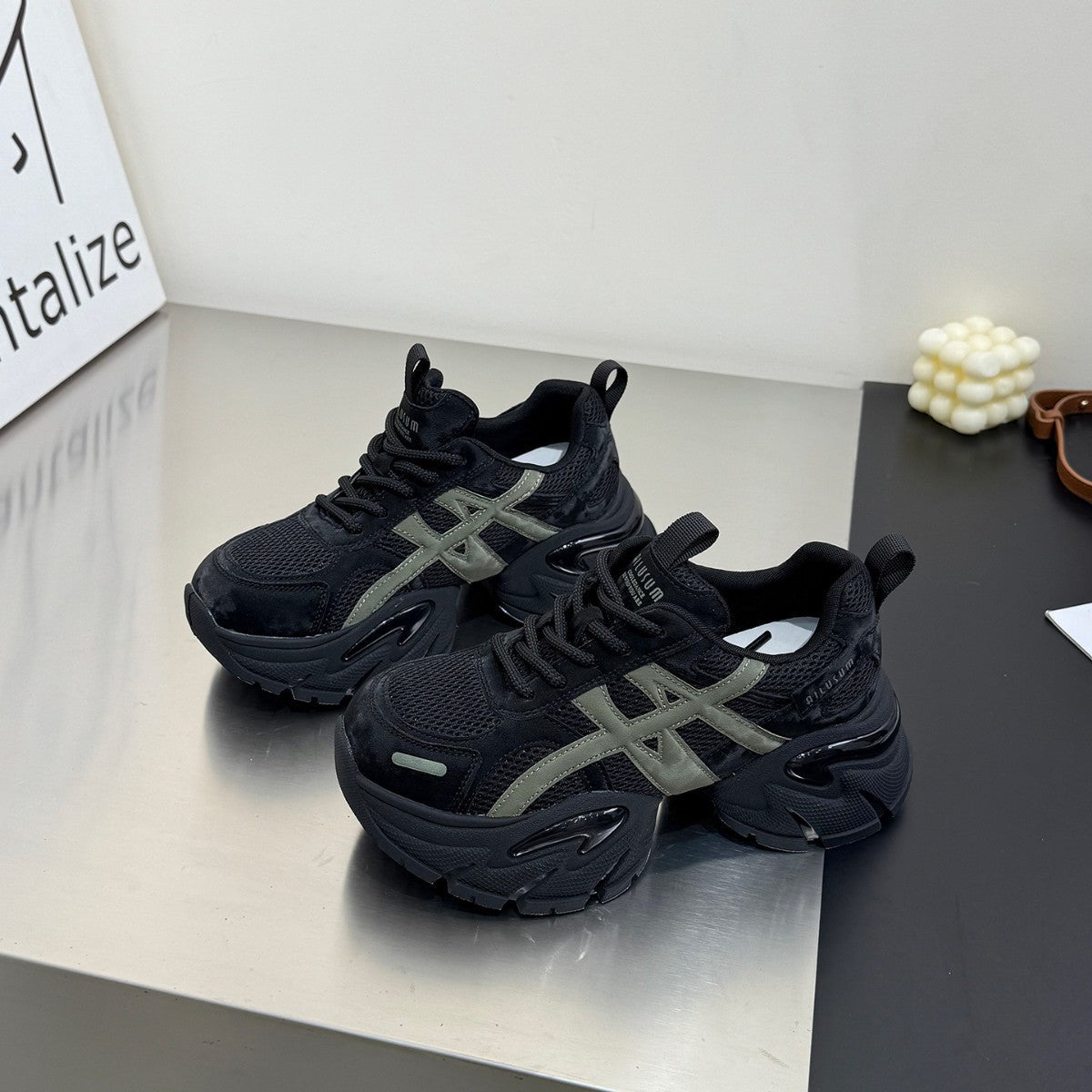 Damen modische Sneakers mit atmungsaktivem Mesh-Obermaterial und robustem Sohlenprofil R&B